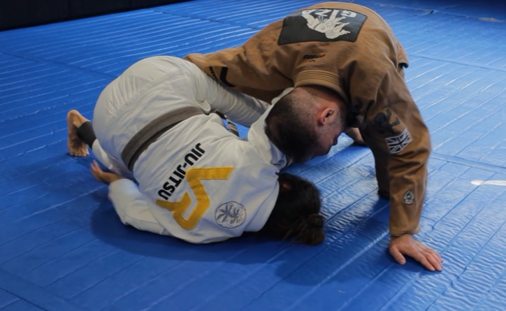 Guard retention from Leg Weave pass attempt