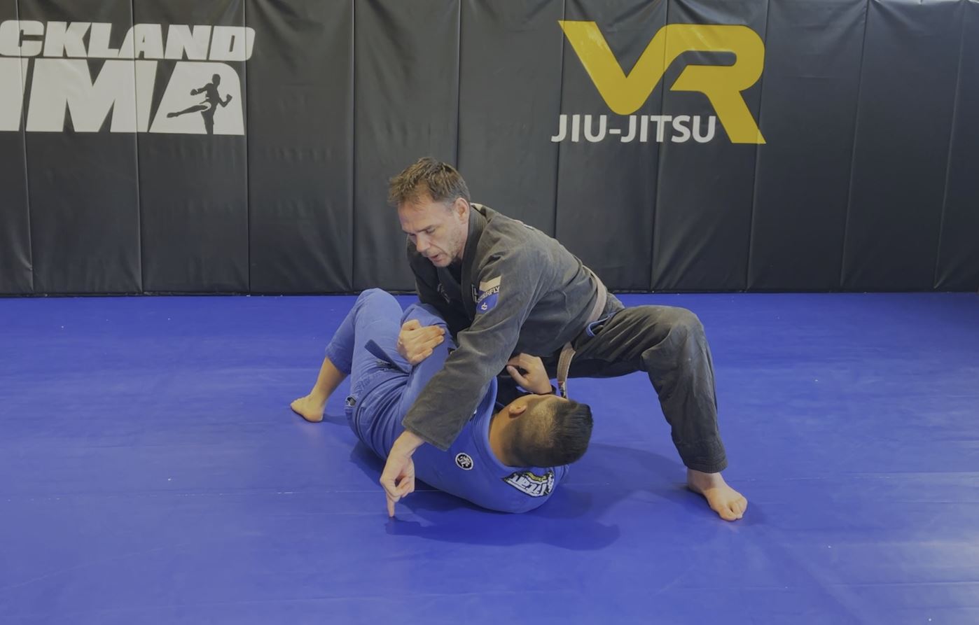CLASS: Spinning Farside Armbar from Knee Ride and Side Control (23-Oct-24)