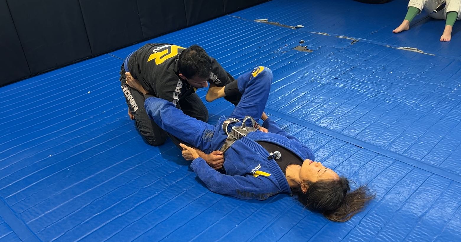 Countering the Stack Pass with Spider Guard