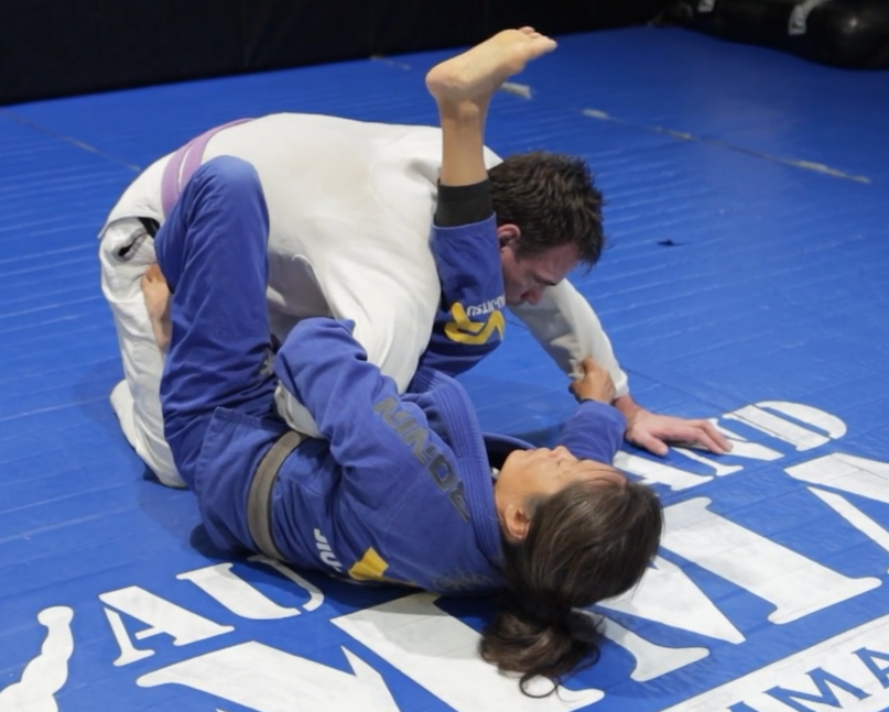 Overhook Cutting Armbar to Barataplata