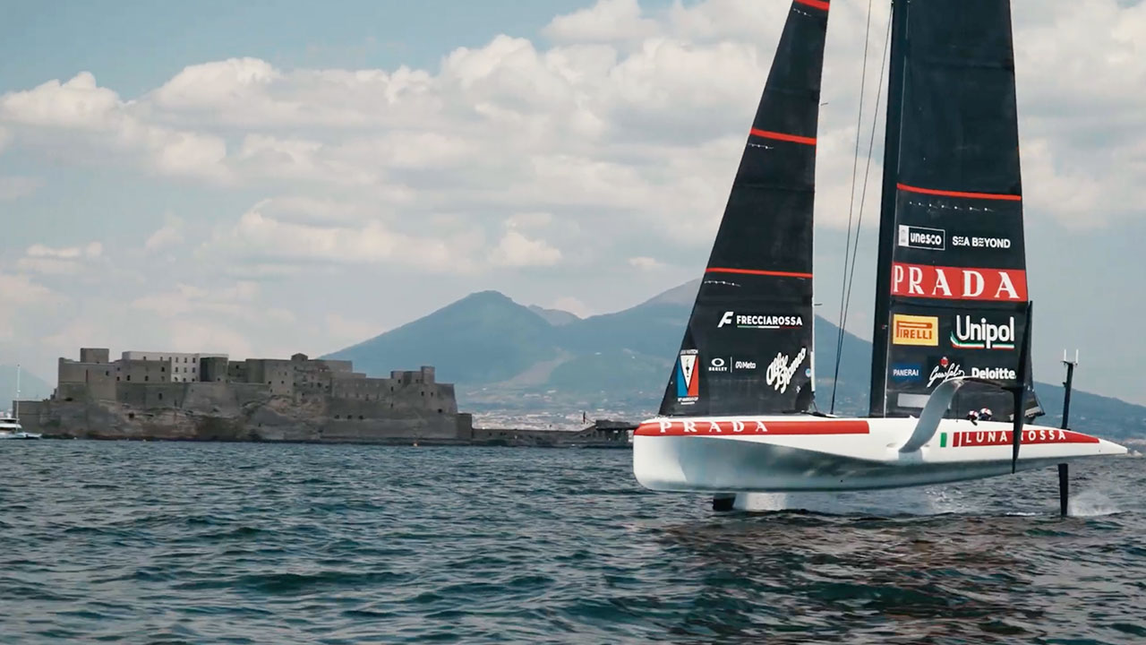 Luna Rossa - Making Ourselves At Home In Naples