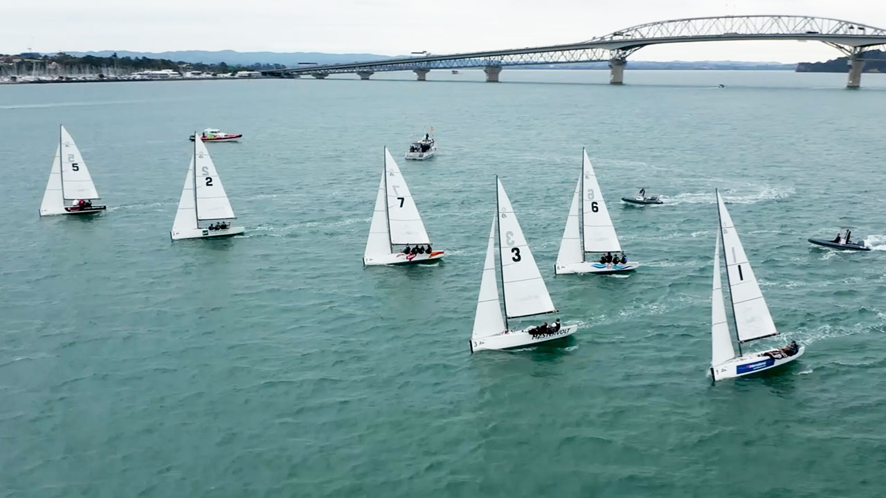 Emirates Team NZL - Top NZL Sailors Fleet Racing But Who Wins