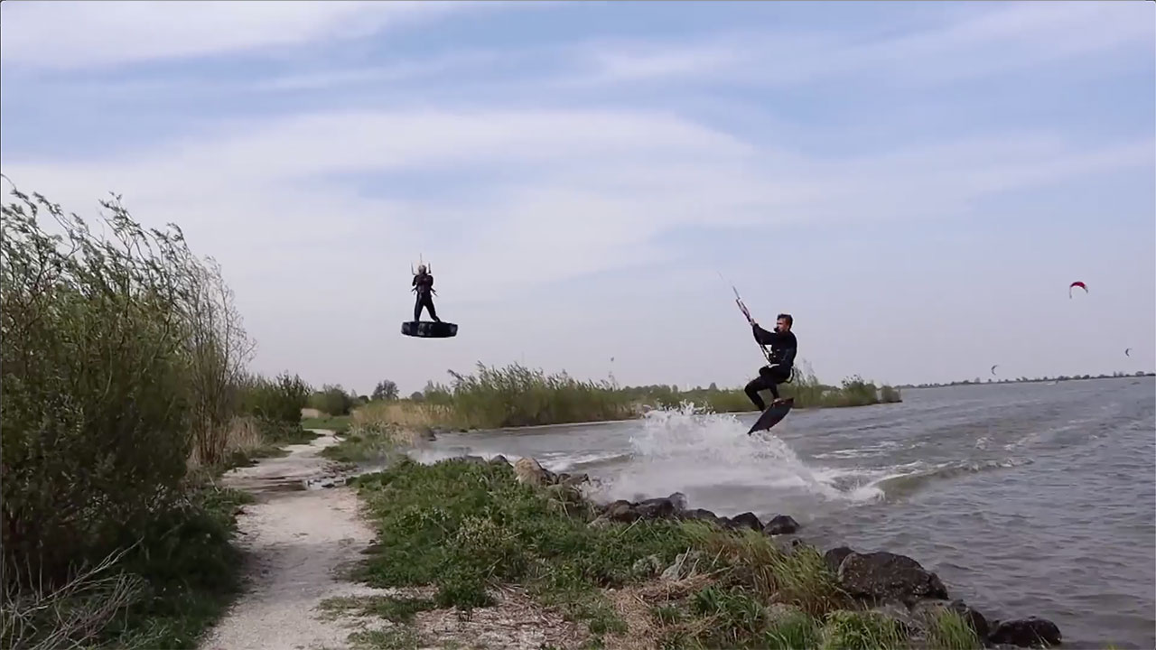 KEVVLOG - Flying Into The Trees