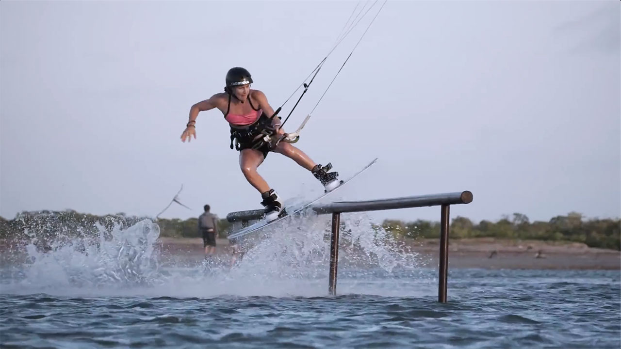 Annelous and Alex Rock the Kite Mansion Park