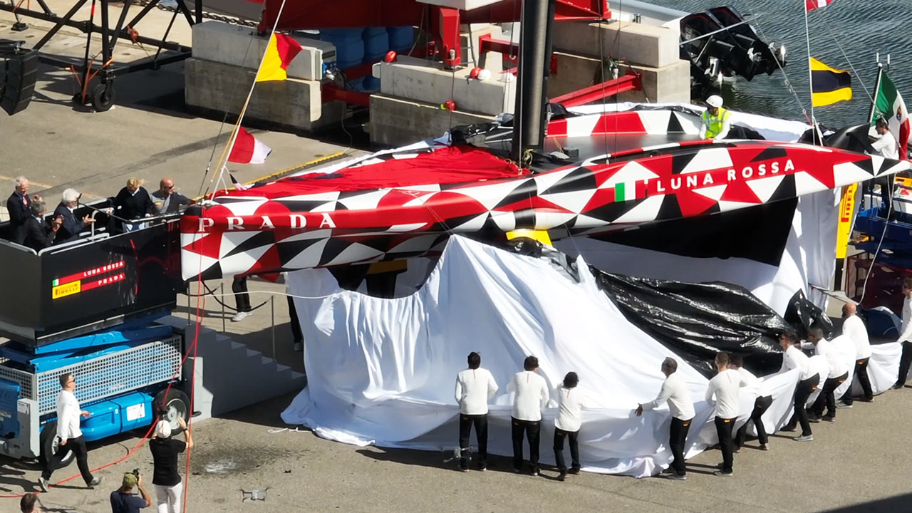 AC37 News - Luna Rossa Prototype