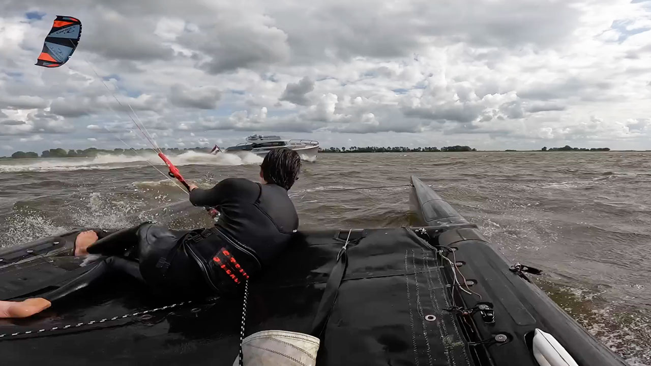 KEVVLOG - Going Crazy Fast on a KITEBOAT!