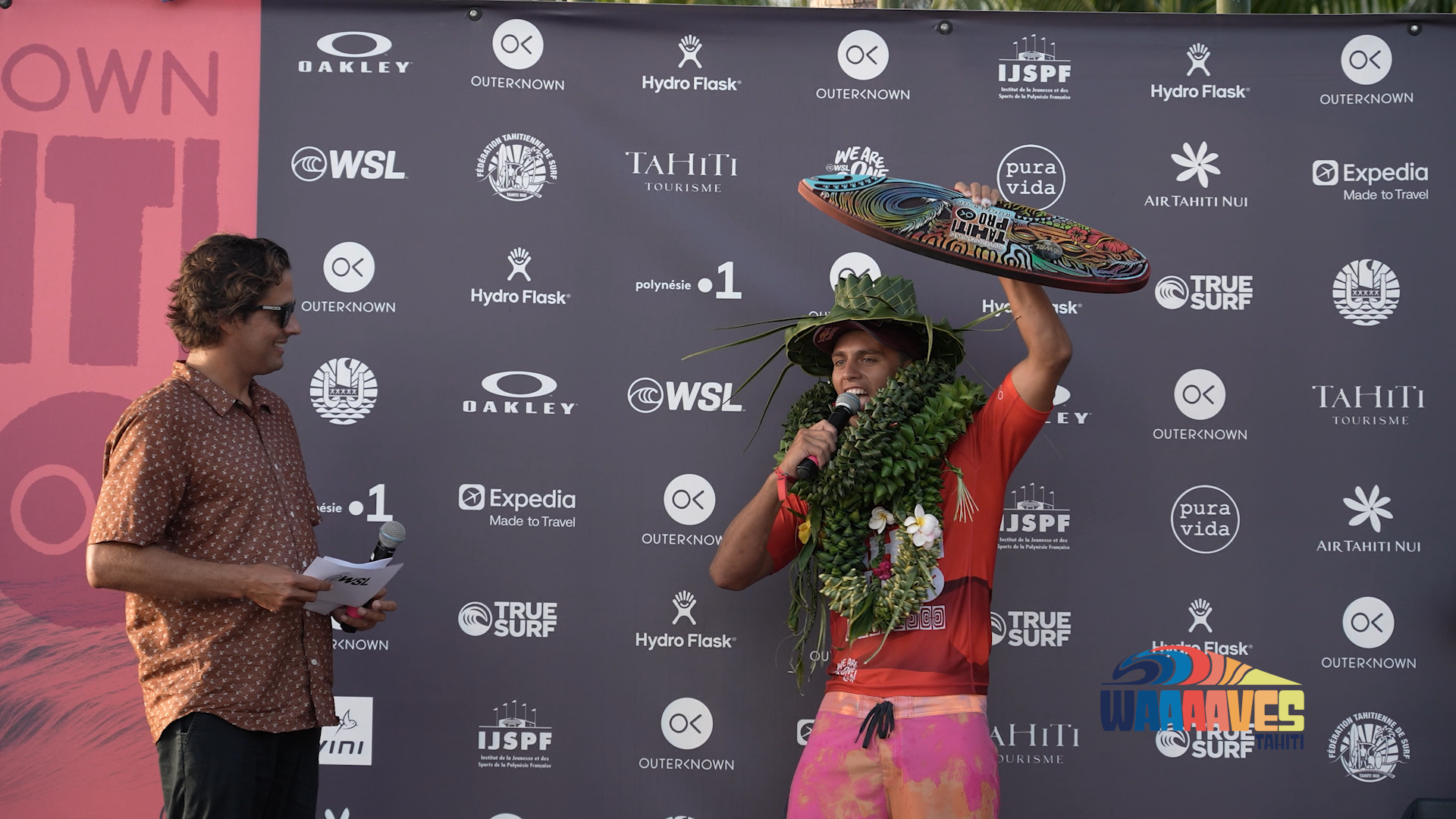 OUTERKNOWN TAHITI PRO : LES TAHITIENS MARQUENT LES ESPRITS !