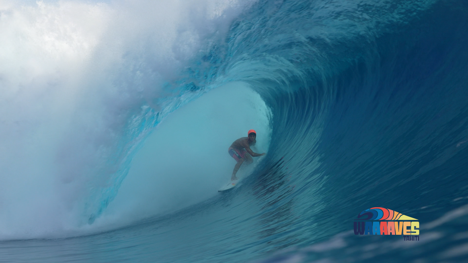 GROSSES SESSIONS A TEAHUPO'O