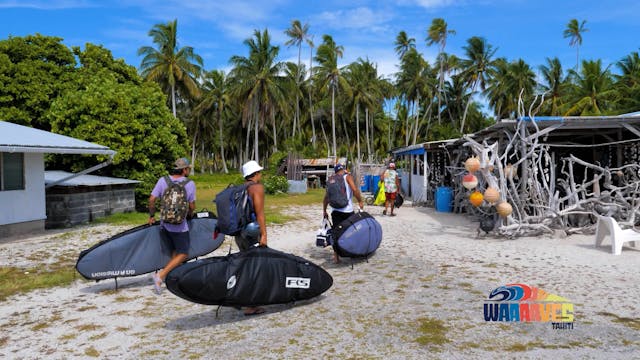 SURF TRIP AUX TUAMOTU AVEC MICHEL BOUREZ