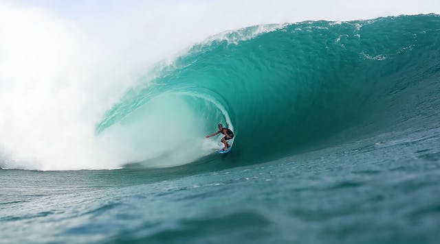 TEAHUPO'O BIG SWELL 