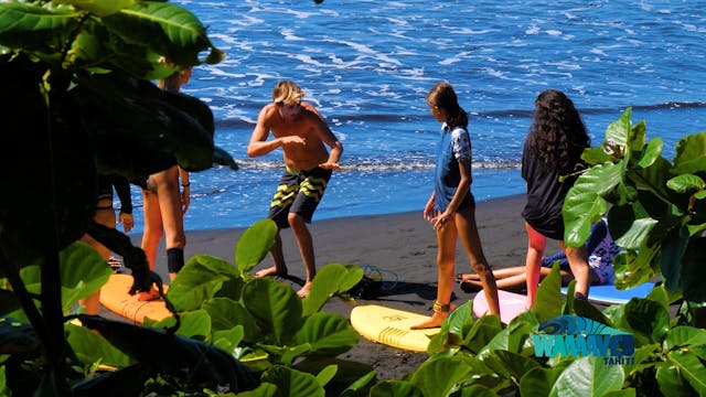 MANUA MENARD : PROF DE SURF A TAHITI