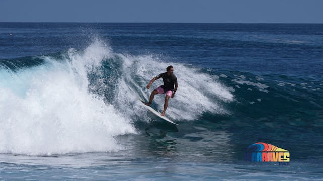 SURF TRIP AUX TUAMOTU 