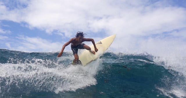 TAHITI ITI SURF CAMP 