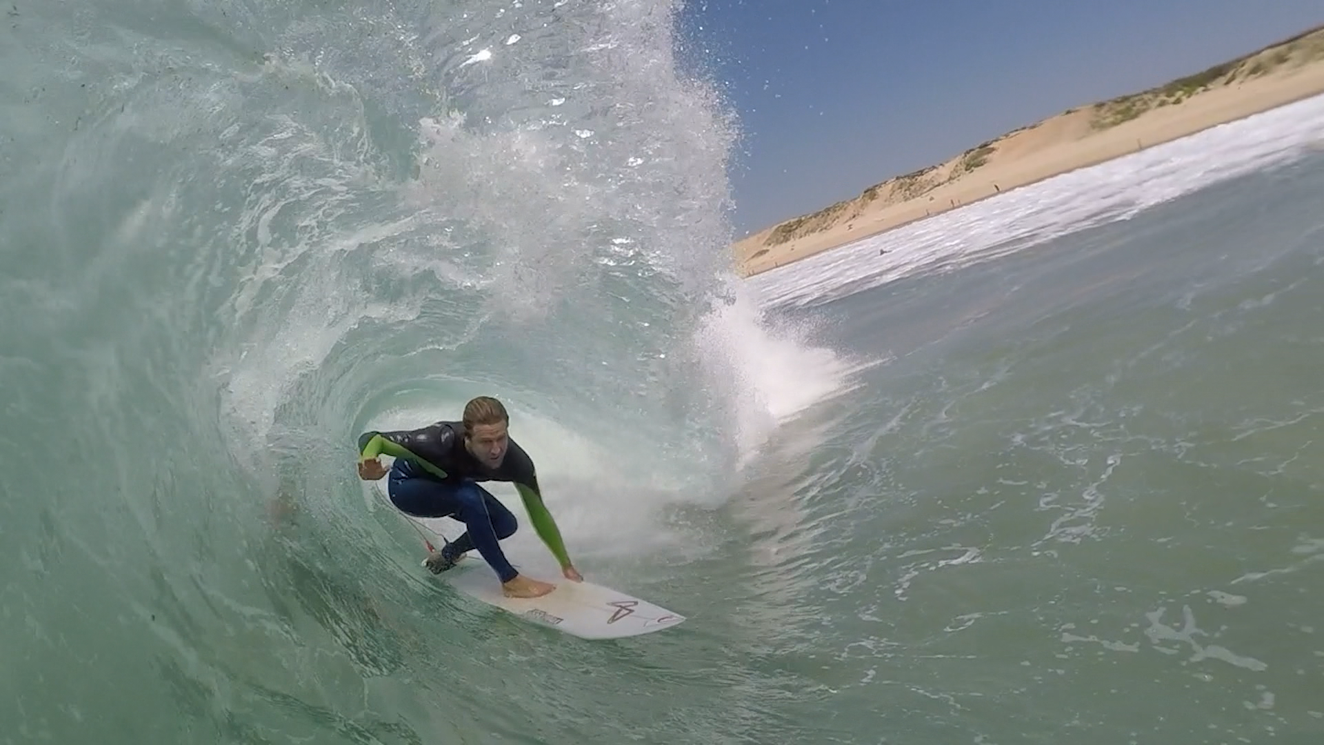 RENCONTRE AVEC TOM FRAGER, LE SURFEUR CHANTEUR 