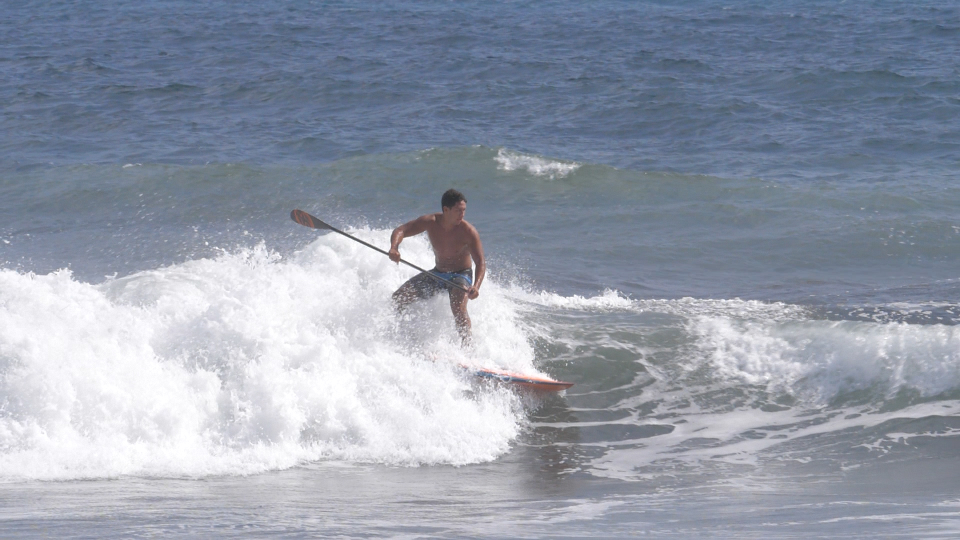 POENAIKI RAIHOA : CHAMPION DE STAND-UP PADDLE 