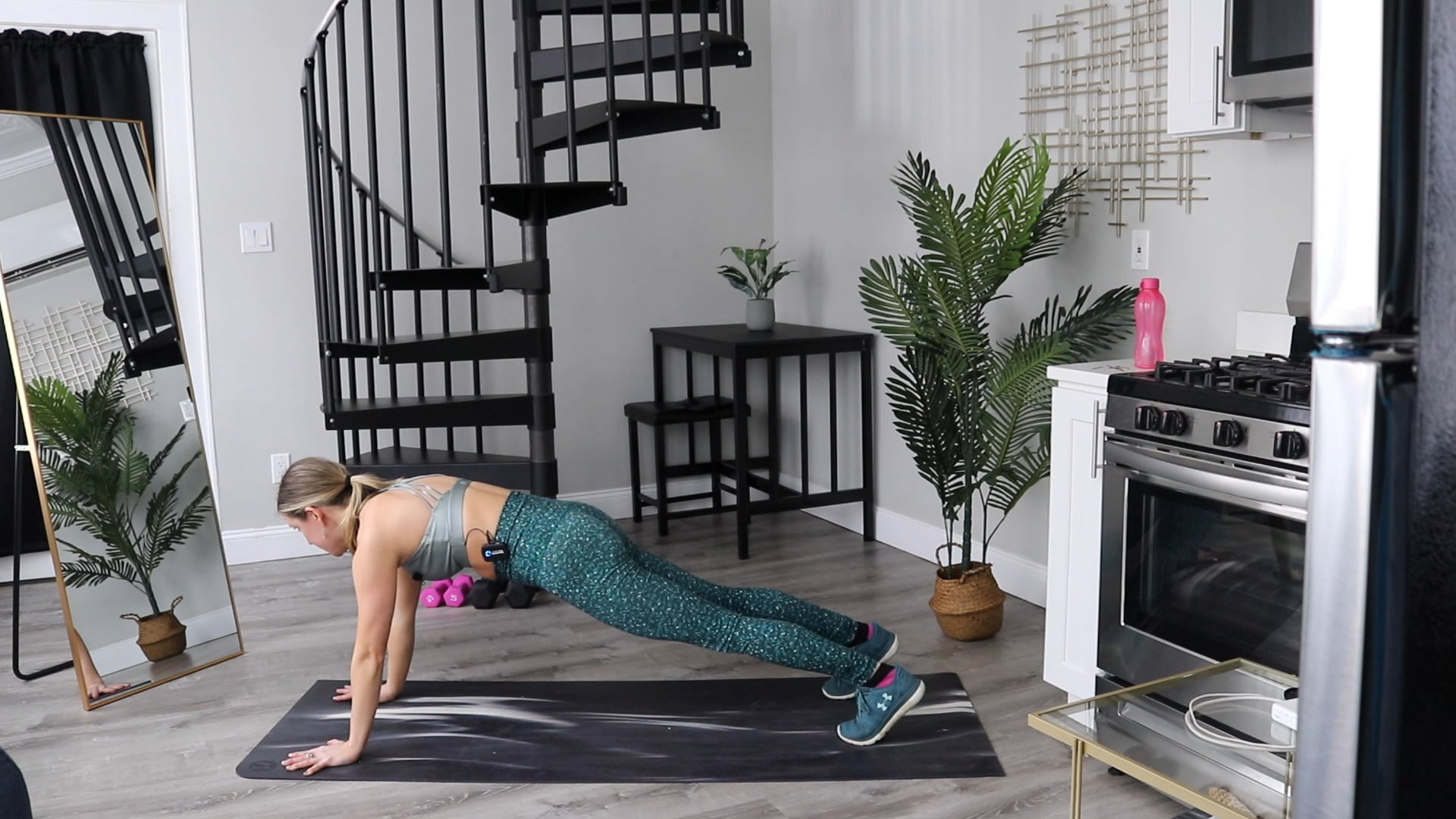 Twenty21 - Hump Day (Glutes!)