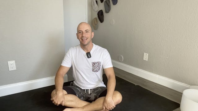 Hip Opening Flow with Adrian Molina (30 mins)