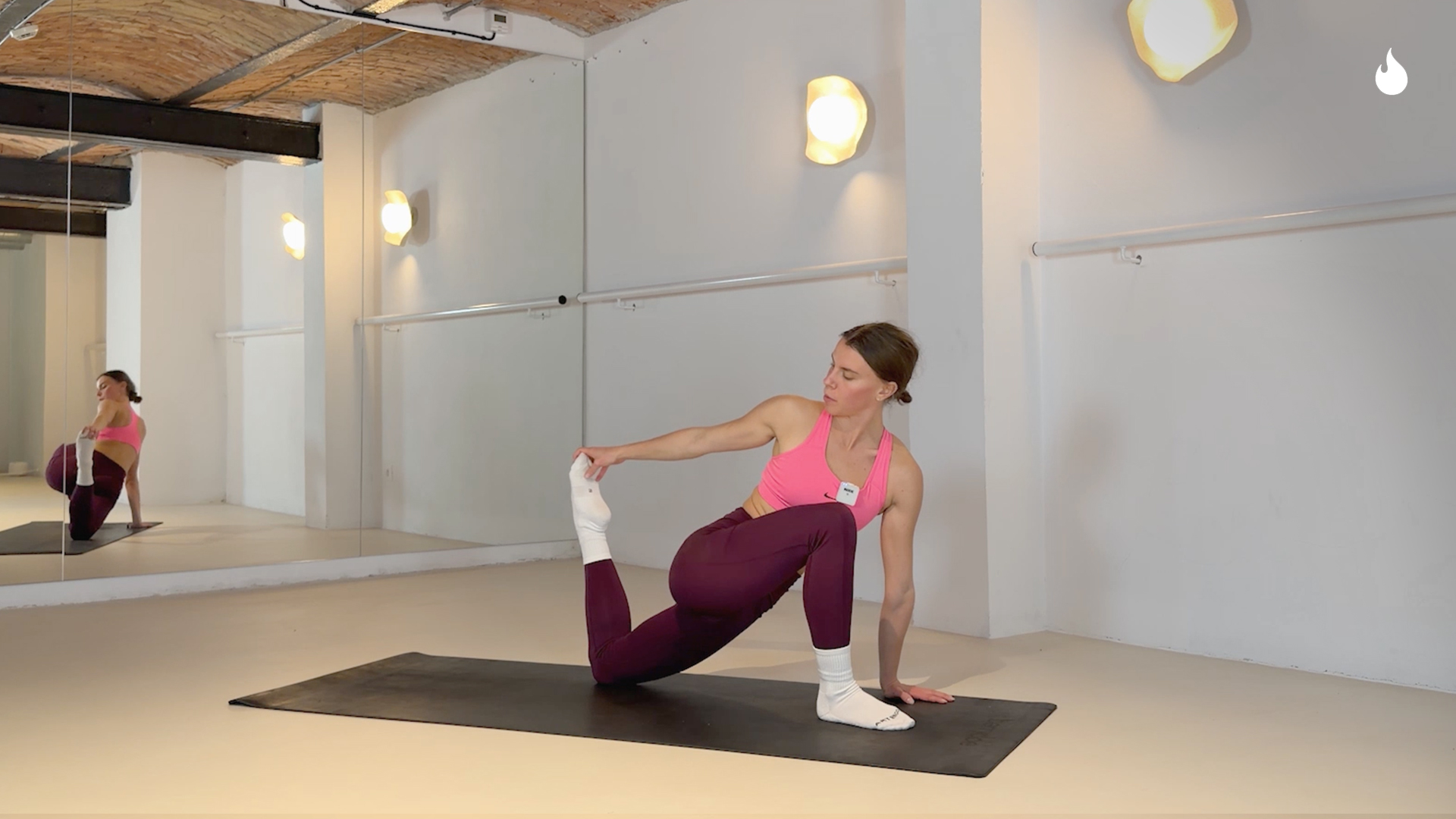 Stretching – Jessica Paraszczak