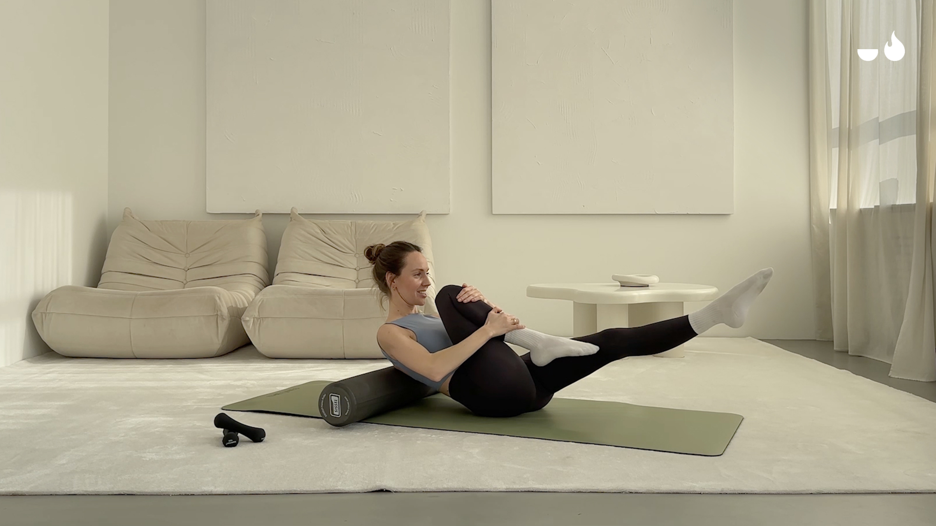 Pilates z wałkiem 2 – Iga Majewska