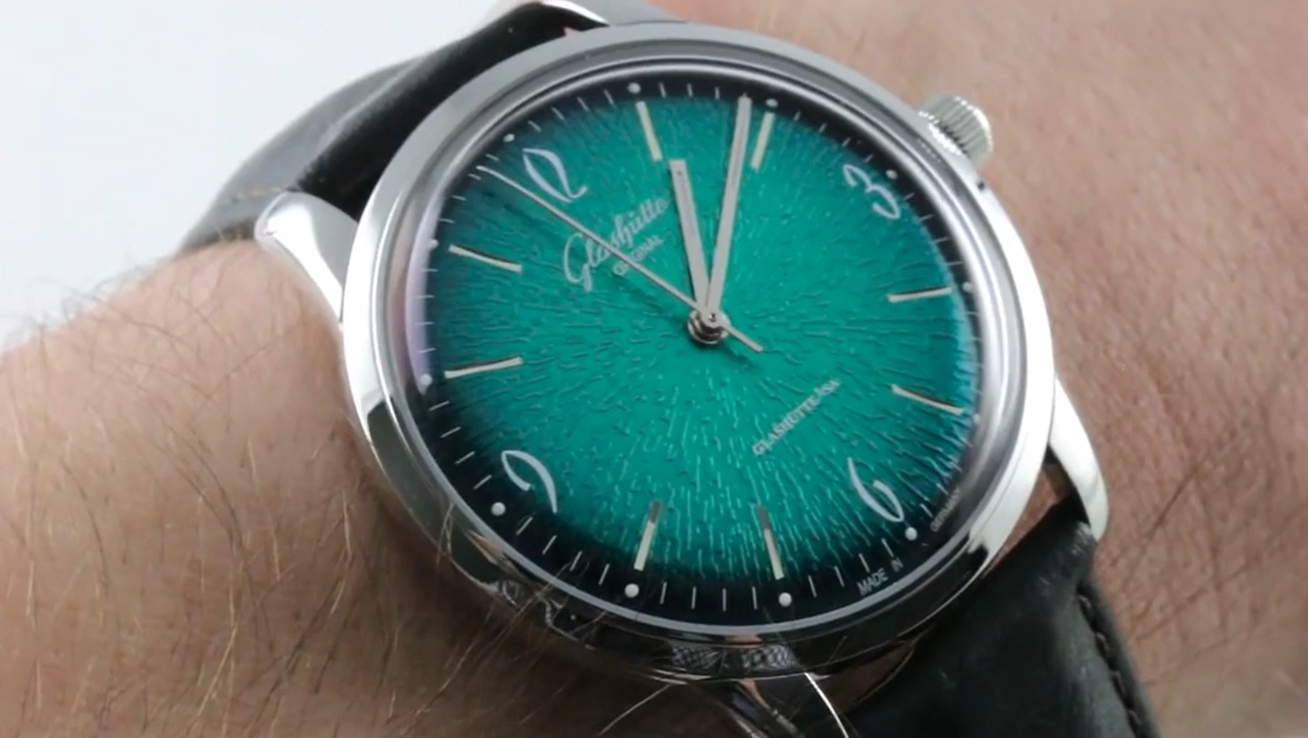 2018 Glashutte Original Vintage Sixties Green Degrade Dial 1 39 52 03 02 04