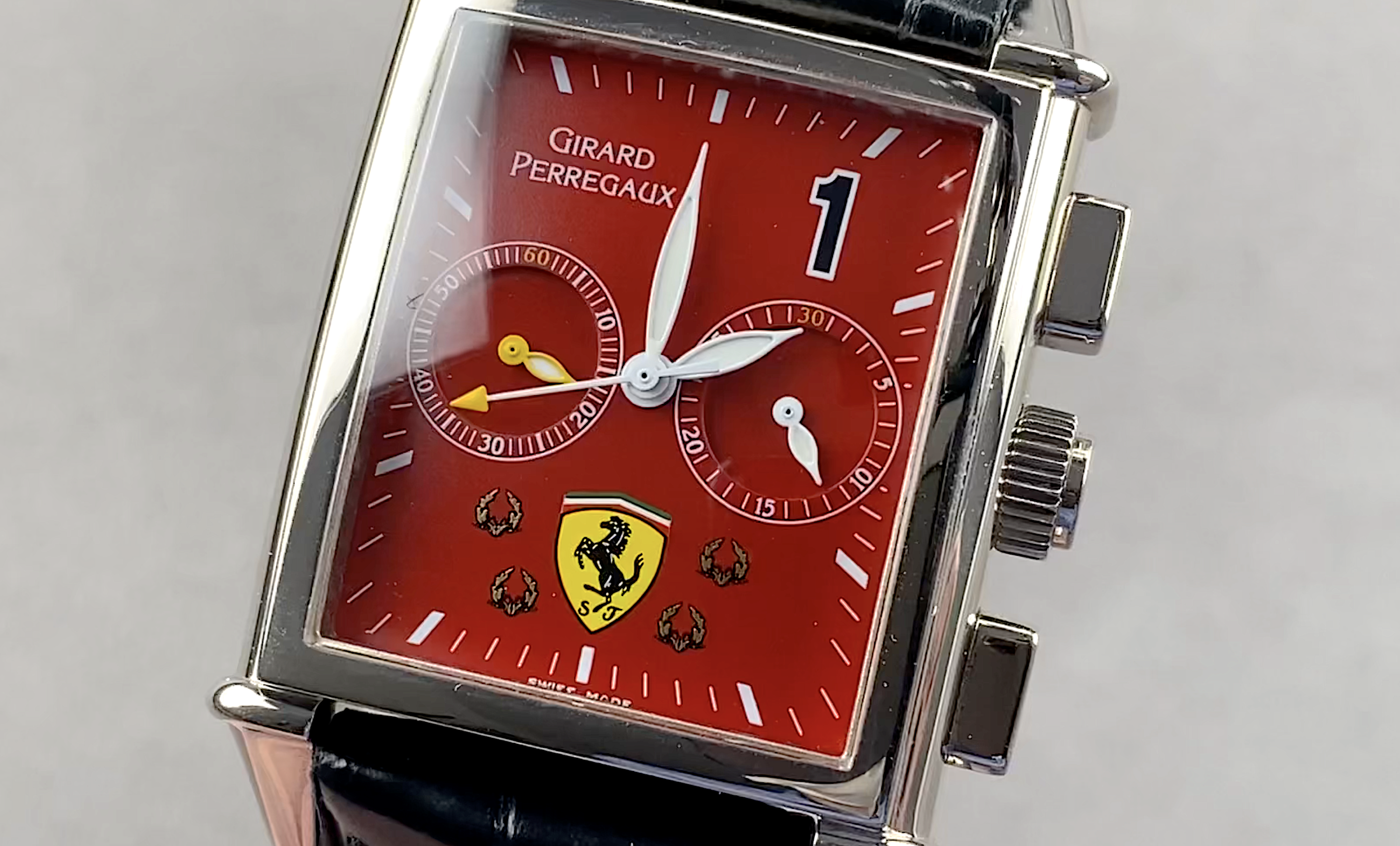 Girard-Perregaux Vintage 1945 Scuderia Ferrari F1 Limited Edition 2599