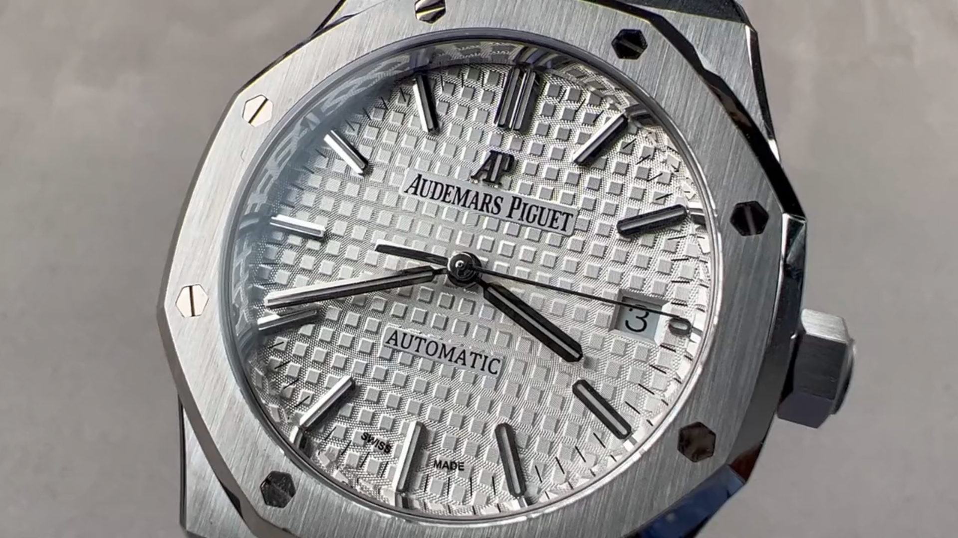 Audemars Piguet Royal Oak MIDSIZE 15450ST.OO.1256ST.01