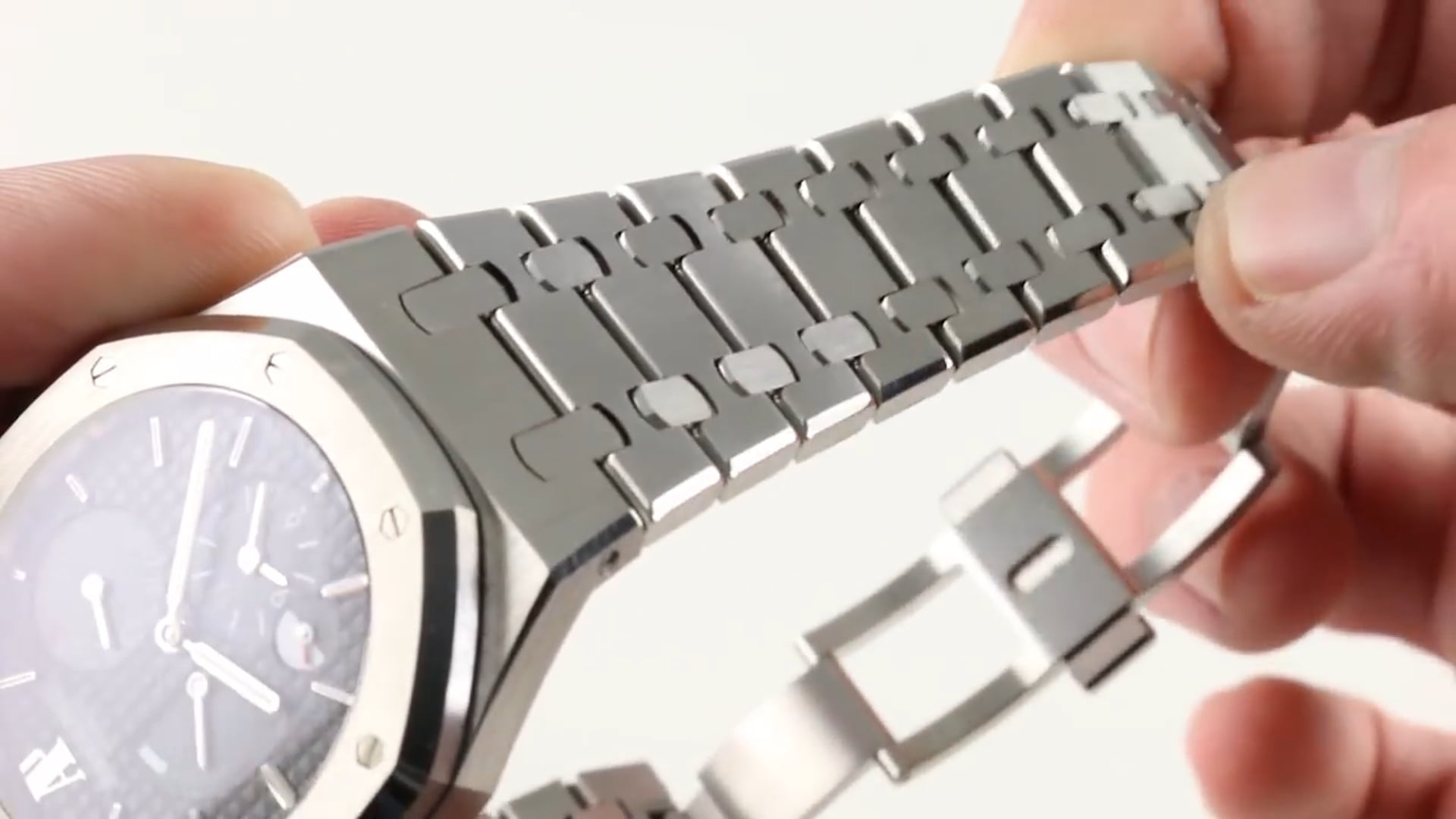 Audemars Piguet Royal Oak Dual Time 26120ST.OO.1220ST.03 Review