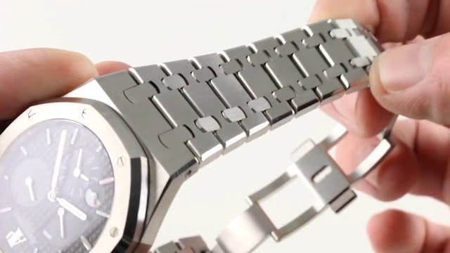 Audemars Piguet Royal Oak Dual Time 2...