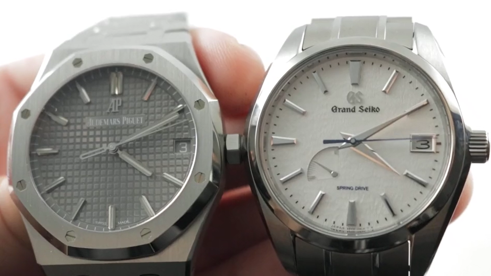 Grand Seiko Snowflake vs 2019 AP Royal Oak: SBGA211 vs 15500ST.OO.1220ST.02
