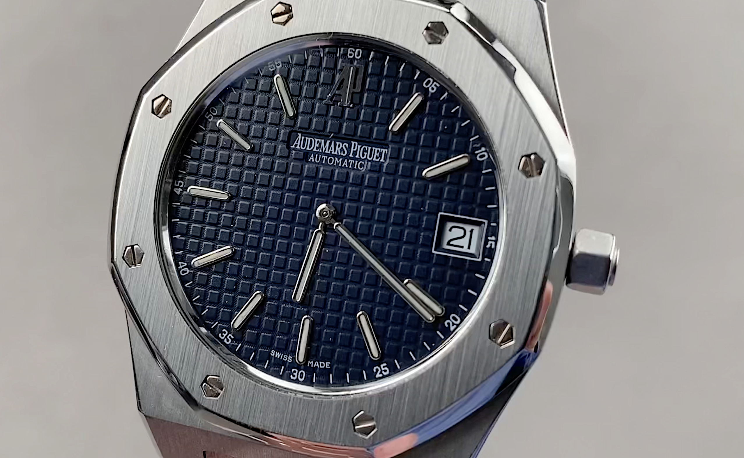 Audemars Piguet Royal Oak "Jumbo" Extra-Thin 15202ST.OO.0944ST.02