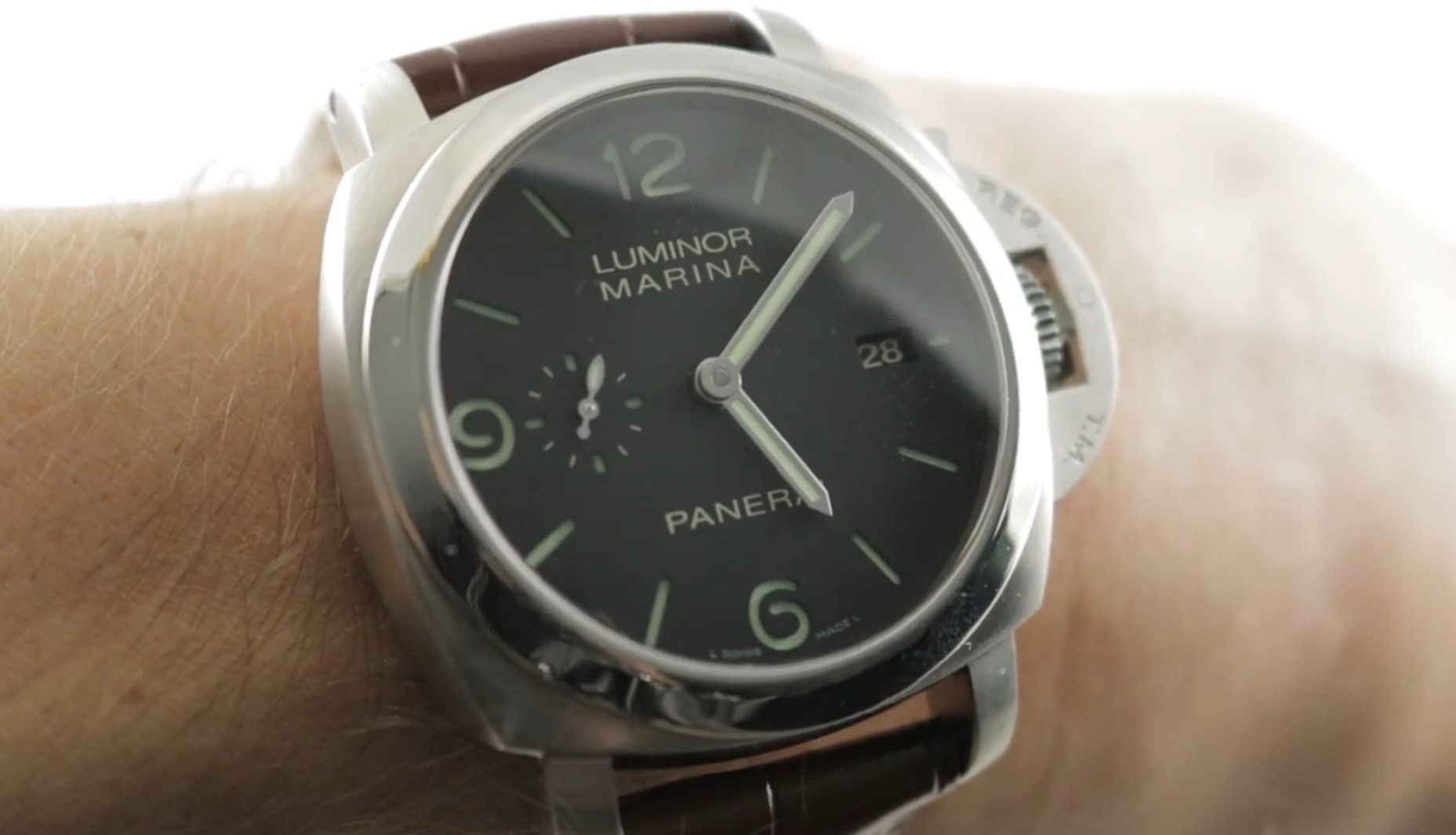 Panerai 44mm discount lug to lug