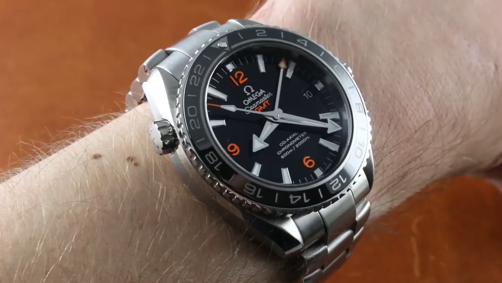 Omega Seamaster Planet Ocean GMT 232.30.44.22.01.002 Review
