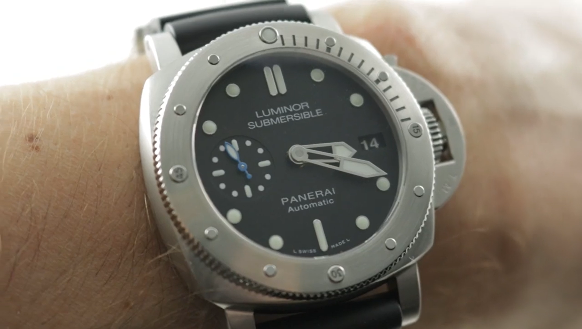 Panerai Luminor Submersible 1950 PAM 682 Review
