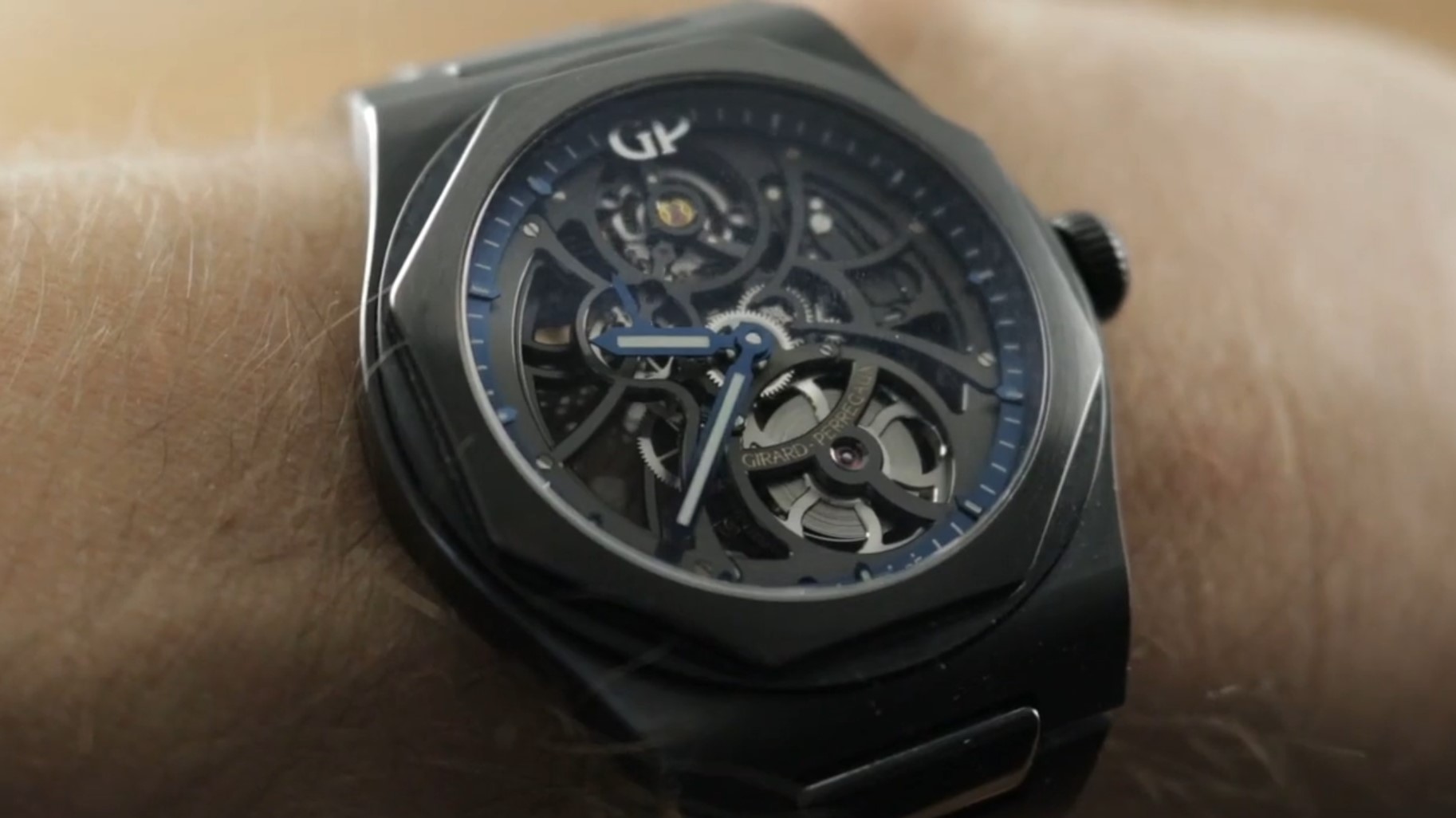 Girard Perregaux Laureato Skeleton Black Ceramic 81015 32 176032A Review