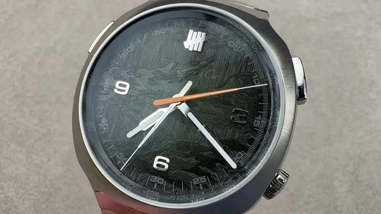 H. Moser & Cie Streamliner Undefeated Chronograph (6902-1205) Watch Review