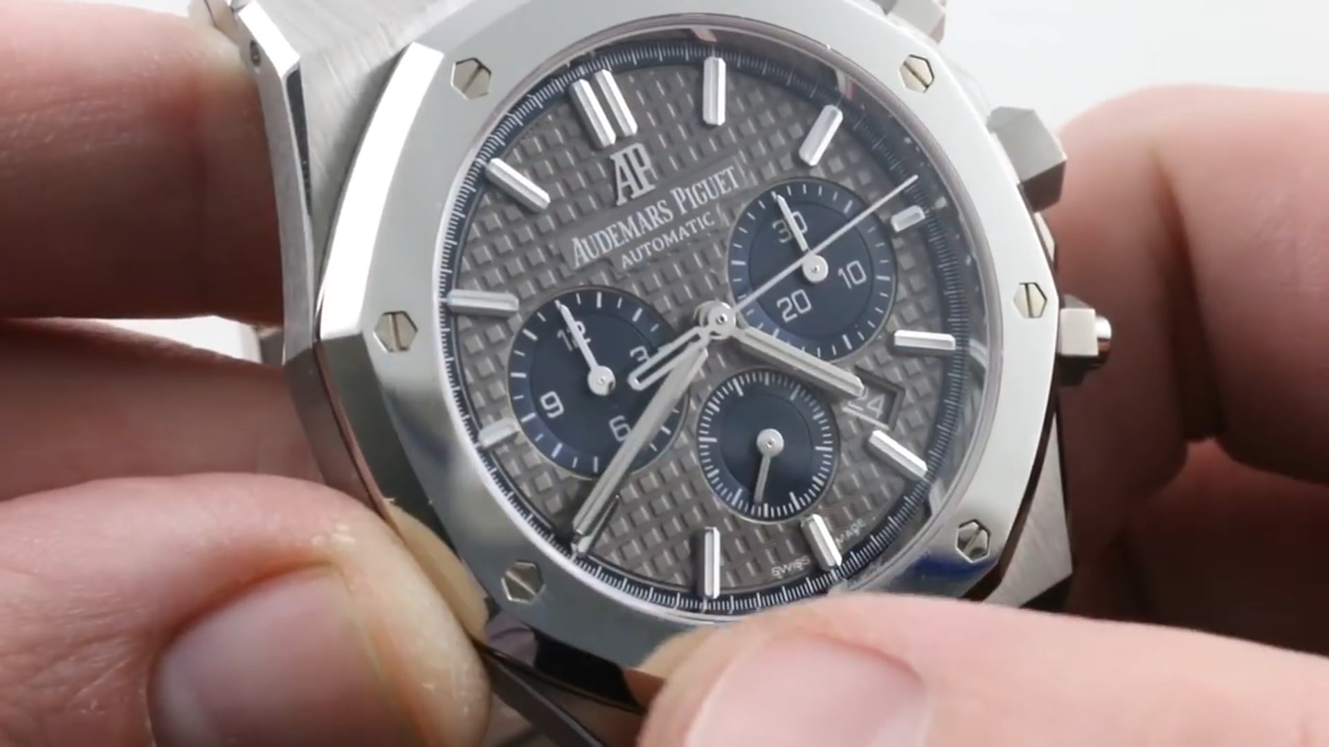 Audemars Piguet Royal Oak Dual Time 25730ST.OO.0789ST.07 Review