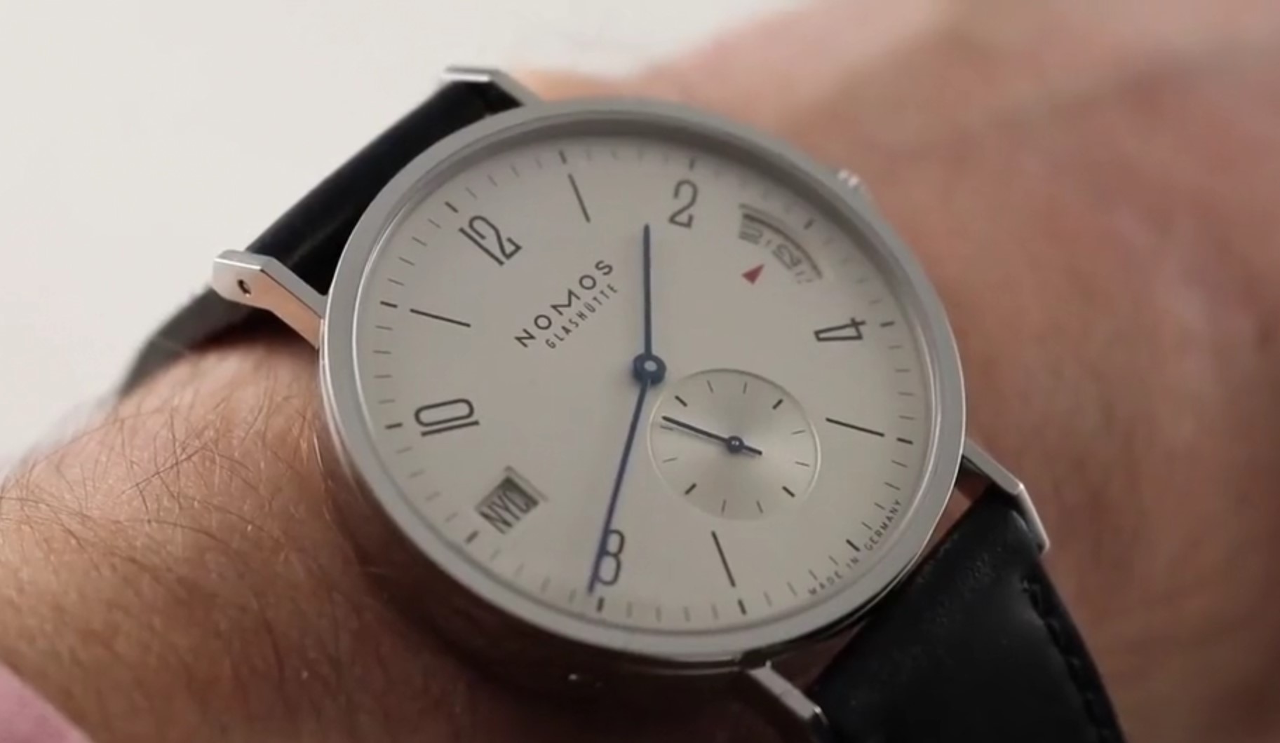 Nomos discount tangente gmt