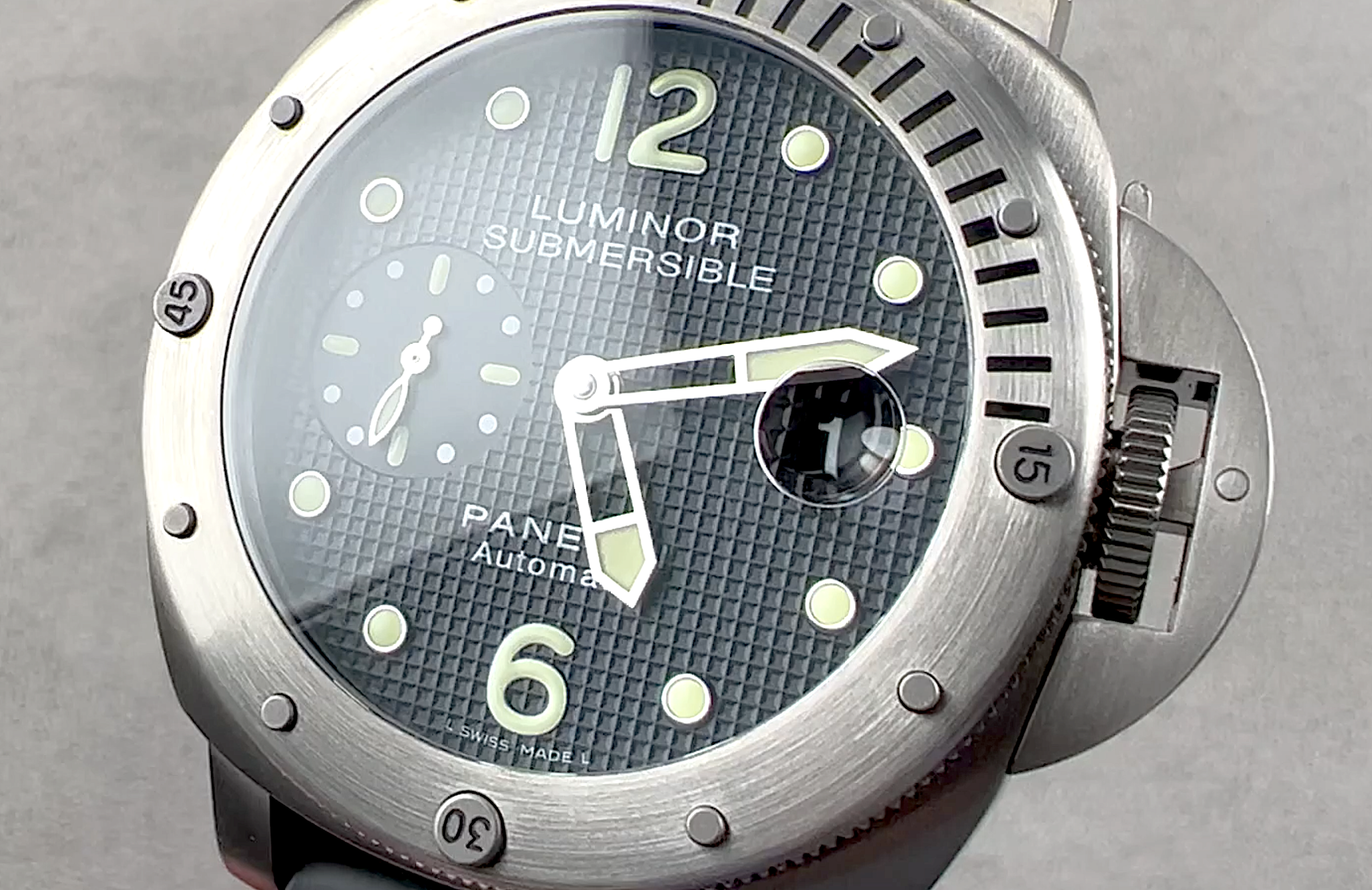 Panerai Luminor Submersible PAM 25