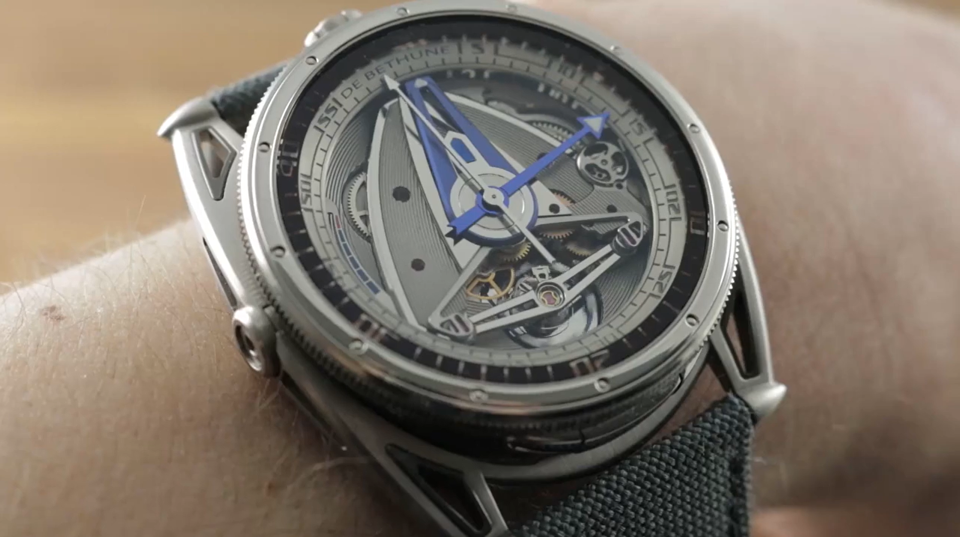 De Bethune DB28 GS Grand Bleu Dive Watch (DB28GSV2AN) Review