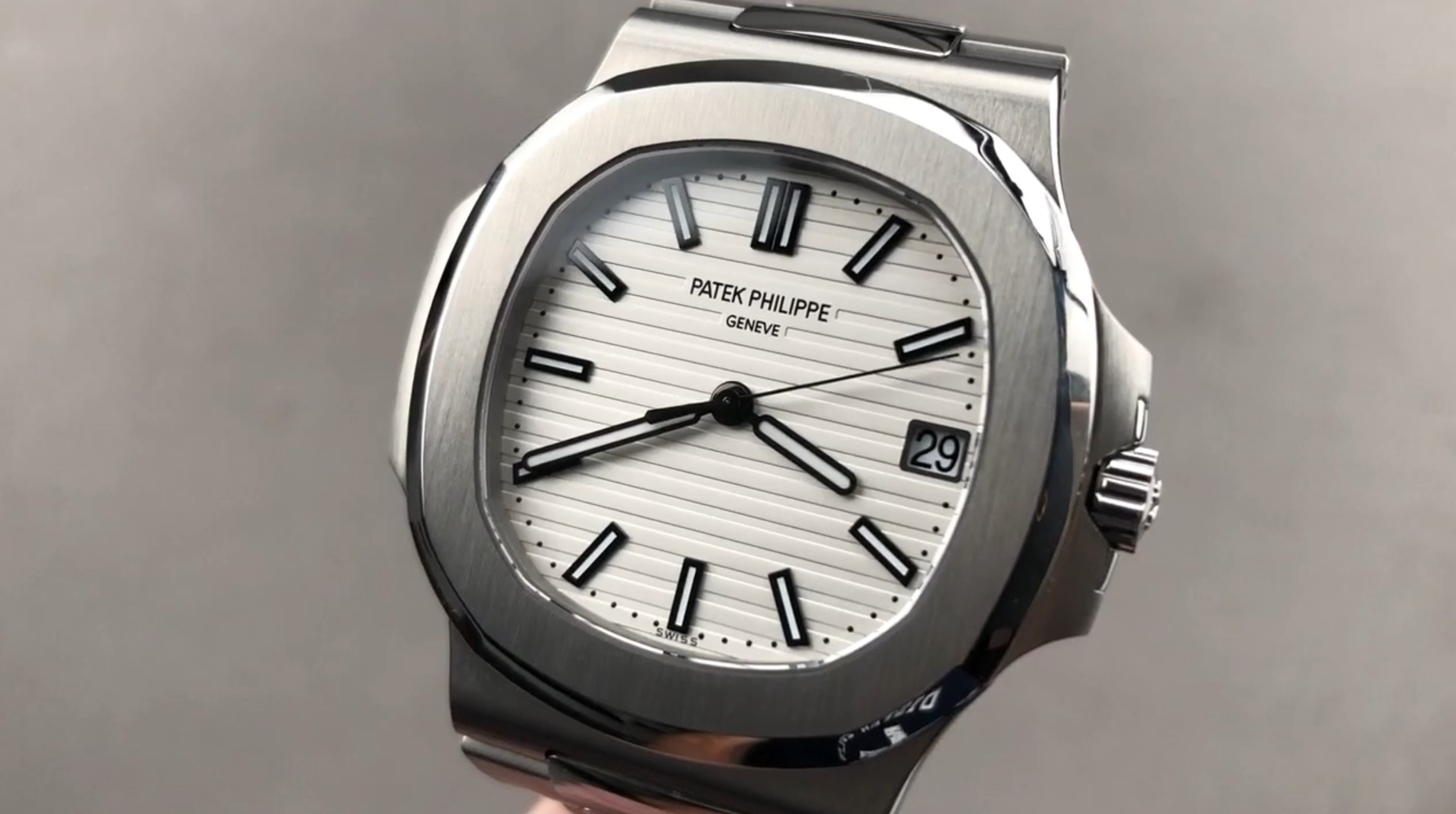 Patek philippe sale nautilus silver