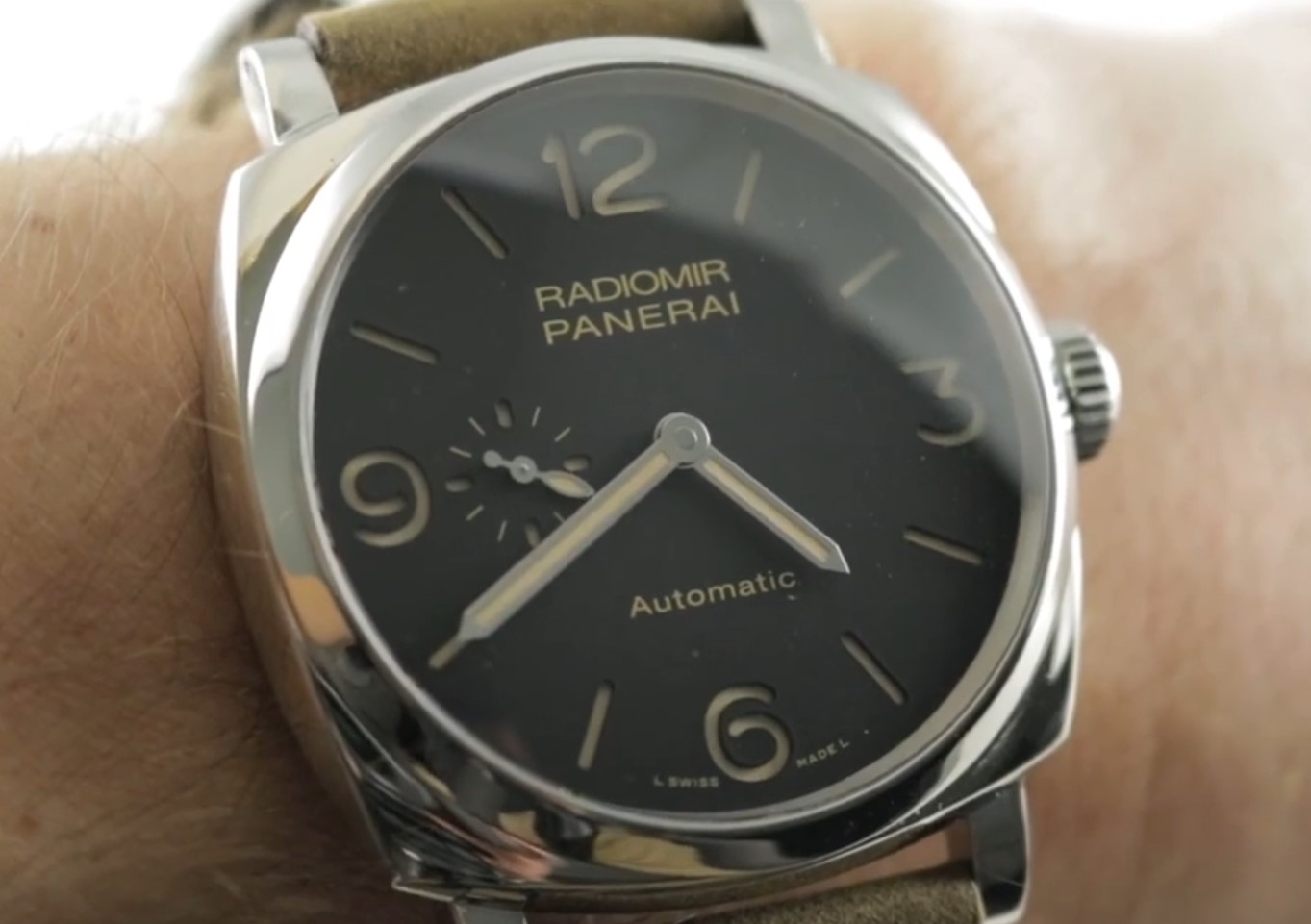 Panerai Luminor Marina Destro PAM 117 Review Panerai Reviews The 1916 Company Studios