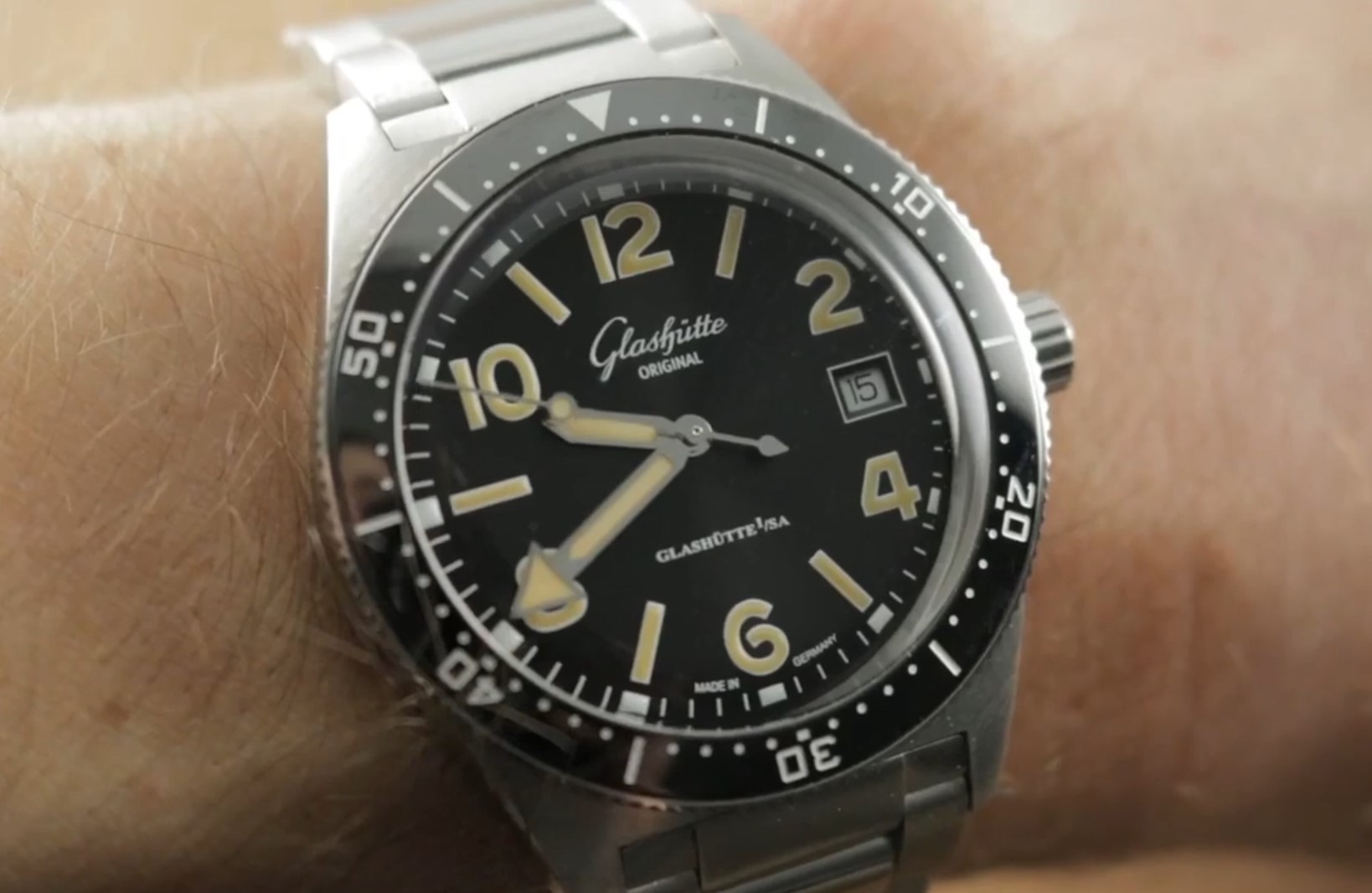 2019 Glashutte Original Seaq 39.5mm (1-39-11-06-80-70) Dive Watch Review
