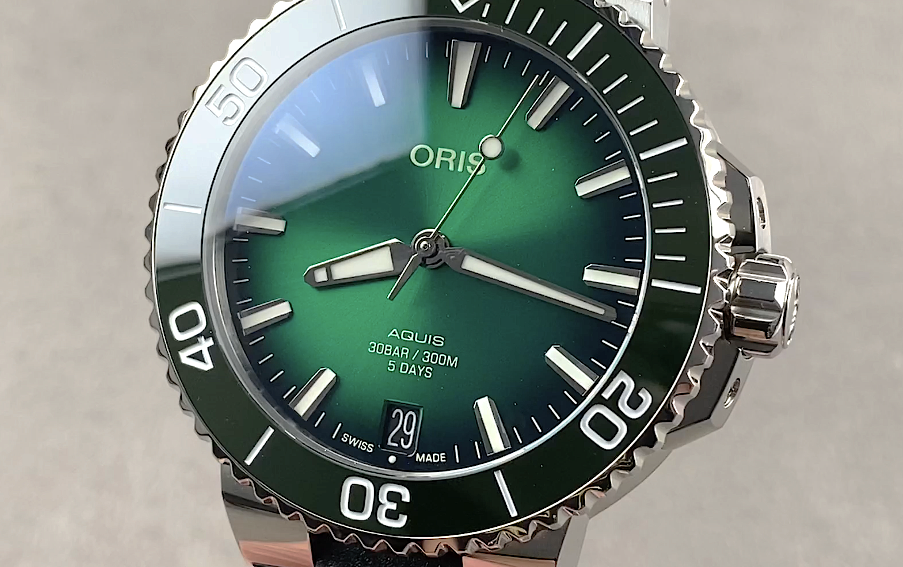 oris aquis date calibre 400 green oris aquis date calibre 400 green