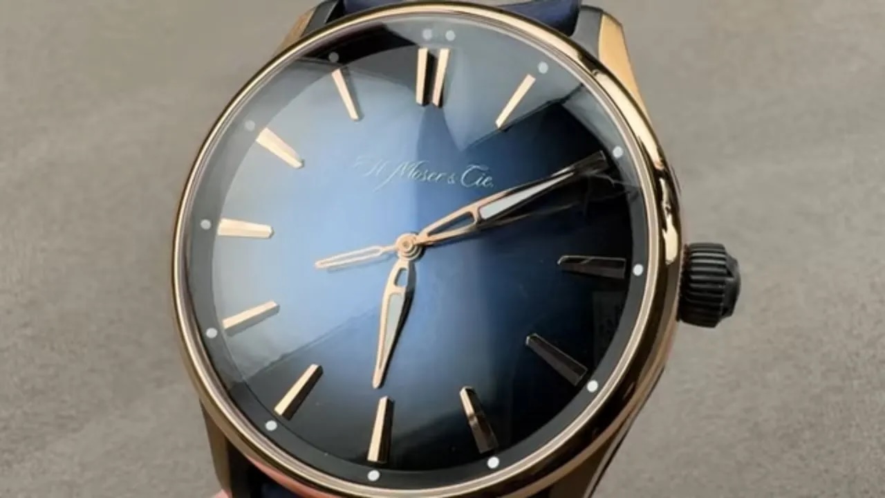 H. Moser & Cie. Pioneer Centre Seconds (3200-0903) H. Moser & Cie. Watch Review