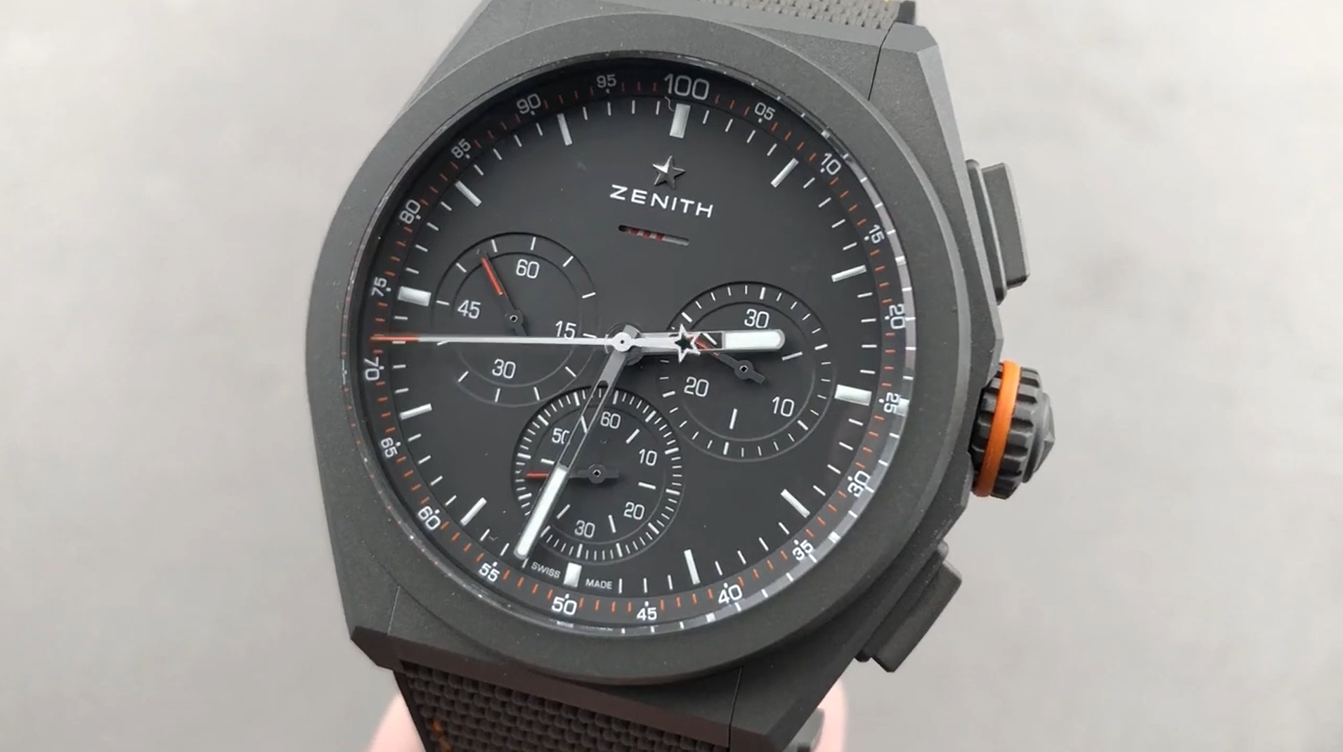 Zenith Defy 21 Chrono Land Rover Defender Ltd. Ed. 97.9000.9004/01.R787 Review