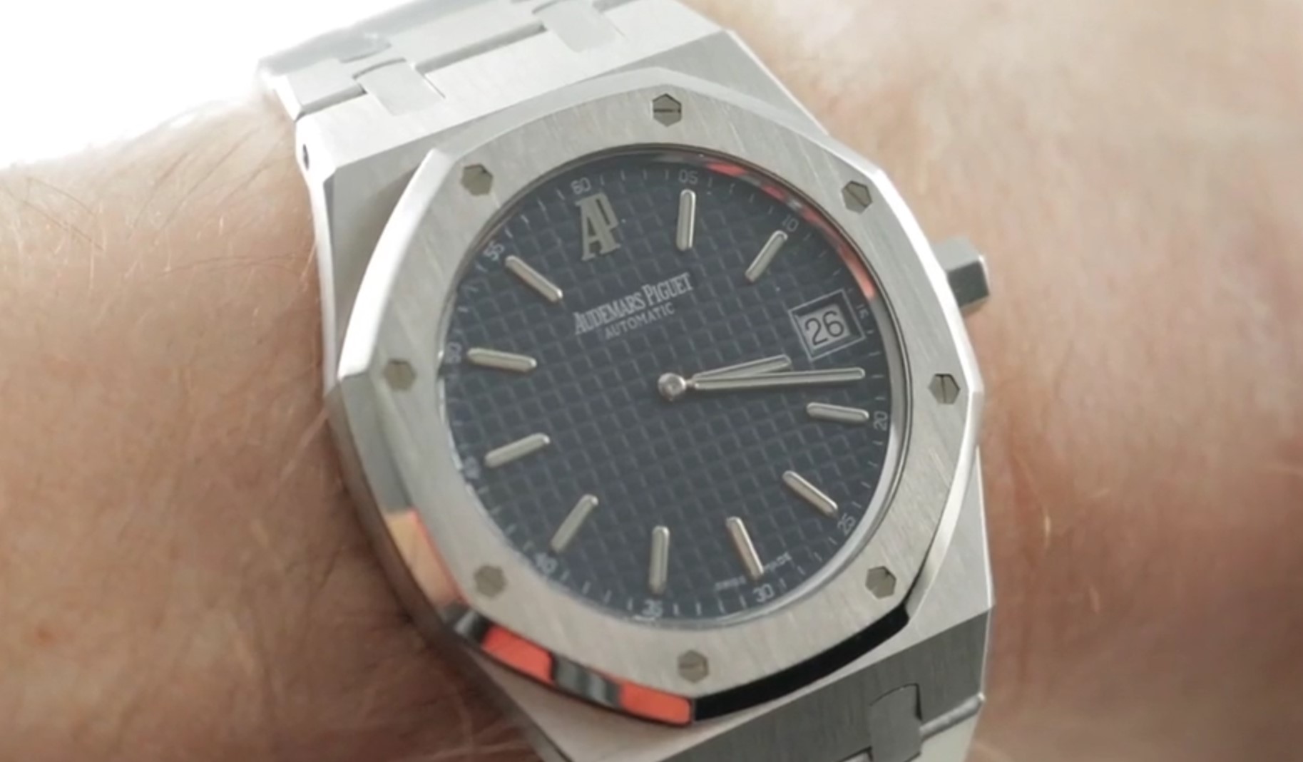 Audemars Piguet Royal Oak Blue Dial 15400ST Review Audemars