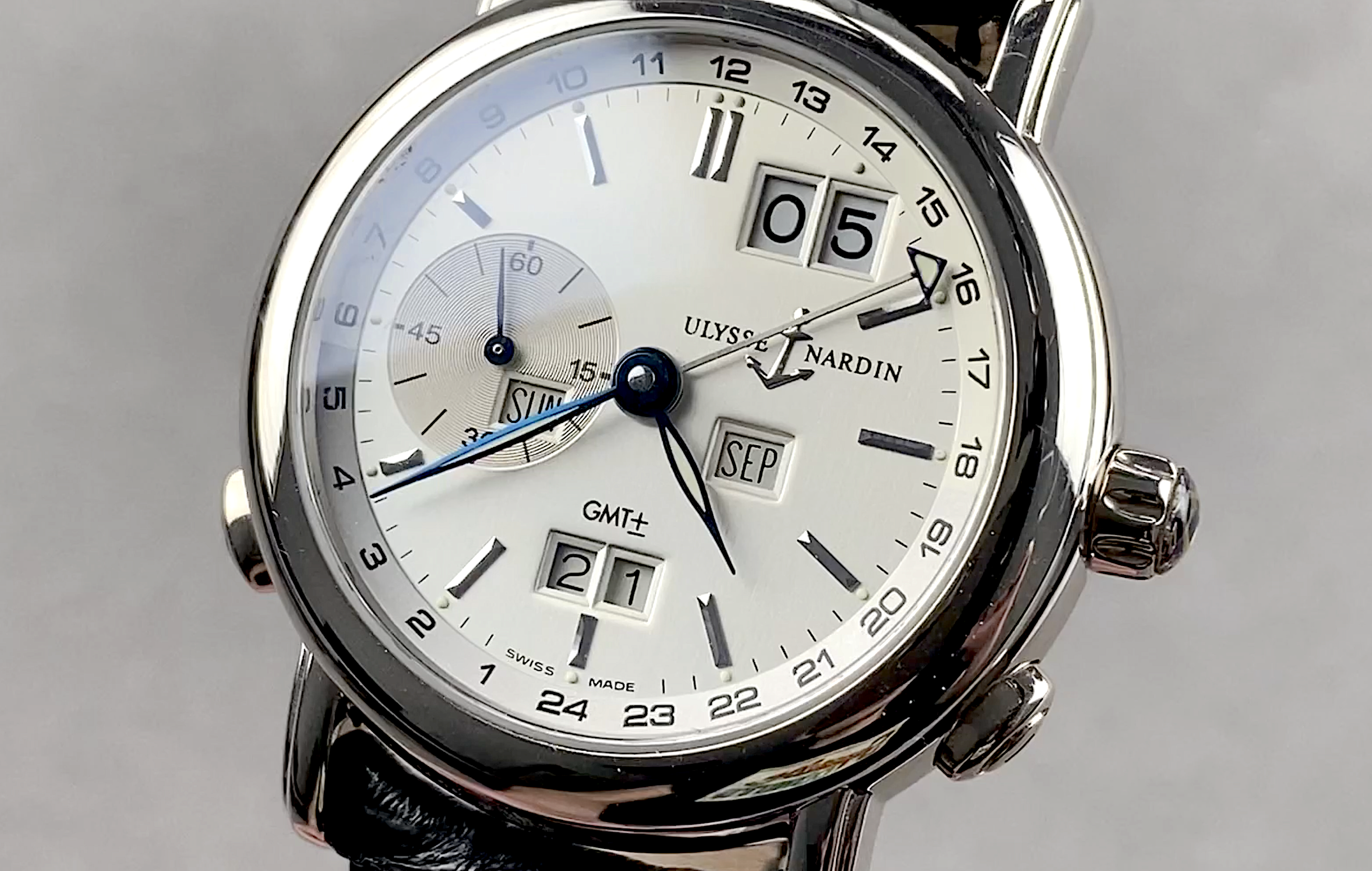 Ulysse Nardin GMT +/- Perpetual Calendar 320