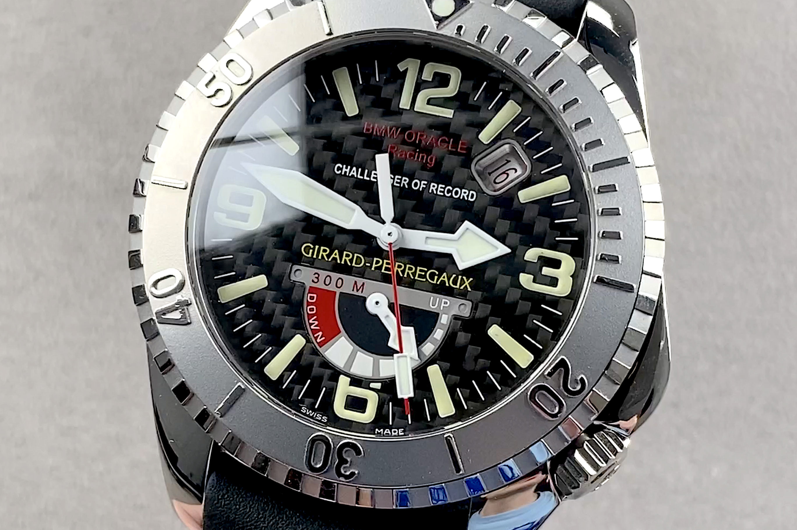 Girard-Perregaux Sea Hawk II BMW Oracle Limited Edition 49905-11-651-FK6A