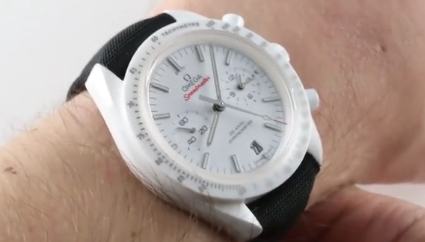 Omega Speedmaster Moonwatch "Oreo" "White Side Of The Moon" 311.93.44.51.04.002