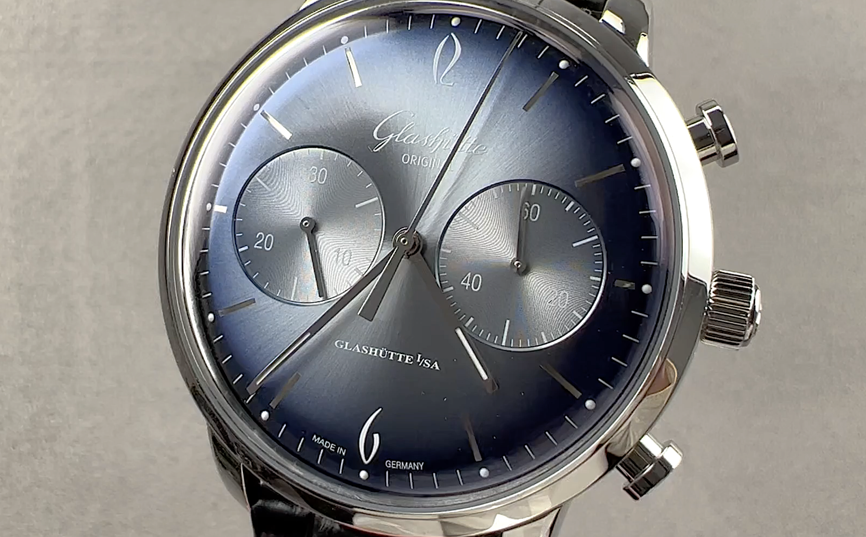 Glashutte Original Senator Sixties Chronograph 1-39-34-04-22-04